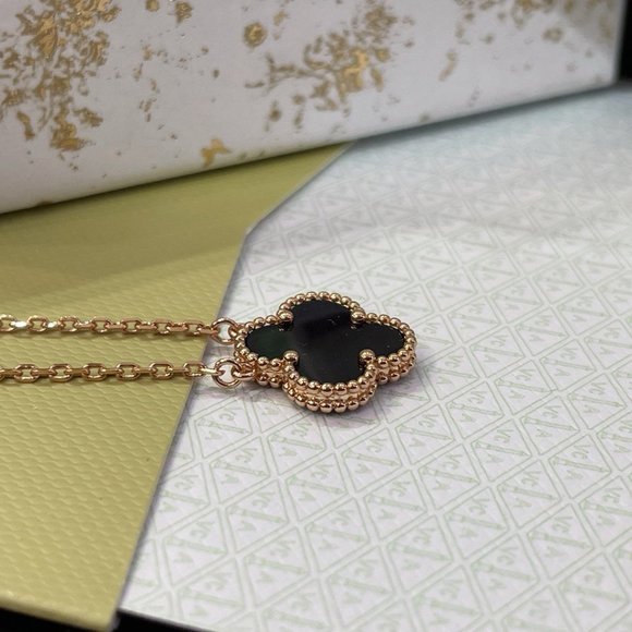 Van Cleef & Arpels Fashion Women's 18K necklace - Picture 5 of 5